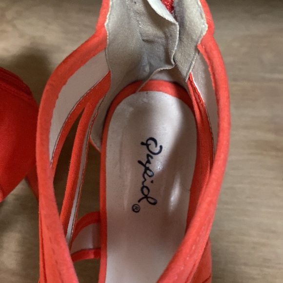 Qupid Heels! Size 6.5! - Picture 3 of 7